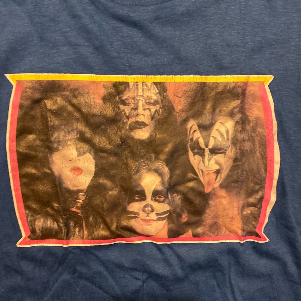 Shirt - Picture 2 of 4